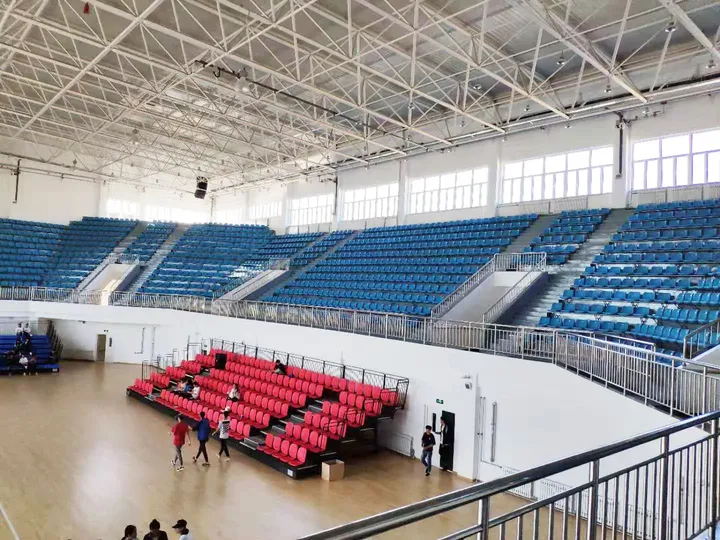 Stalowa platforma stojakowa VIP do siłowni