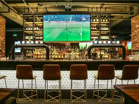 Bar sportowy ze stalową ramą
